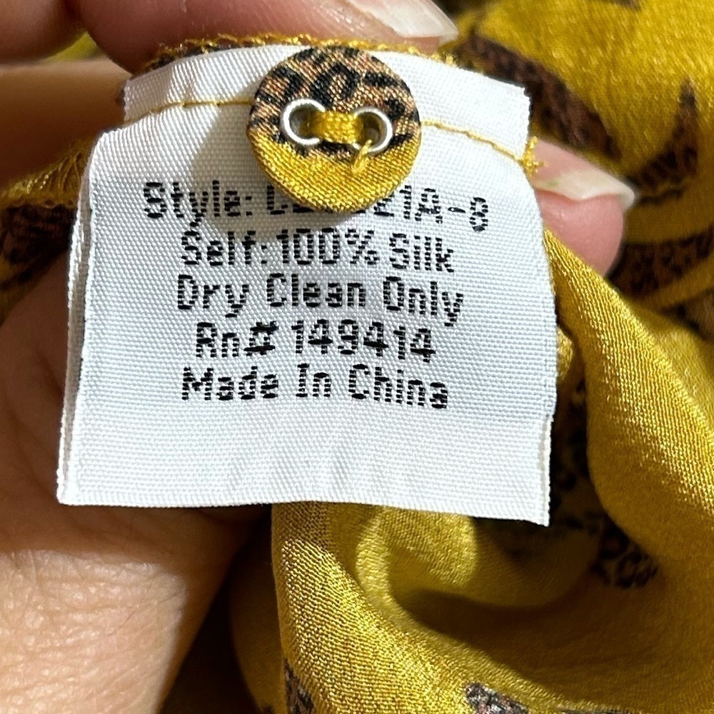 Johnny Was 100% Silk Taly Safari Printed Tunic Blouse Top High Low Hem SZ Small - Picture 13 of 13